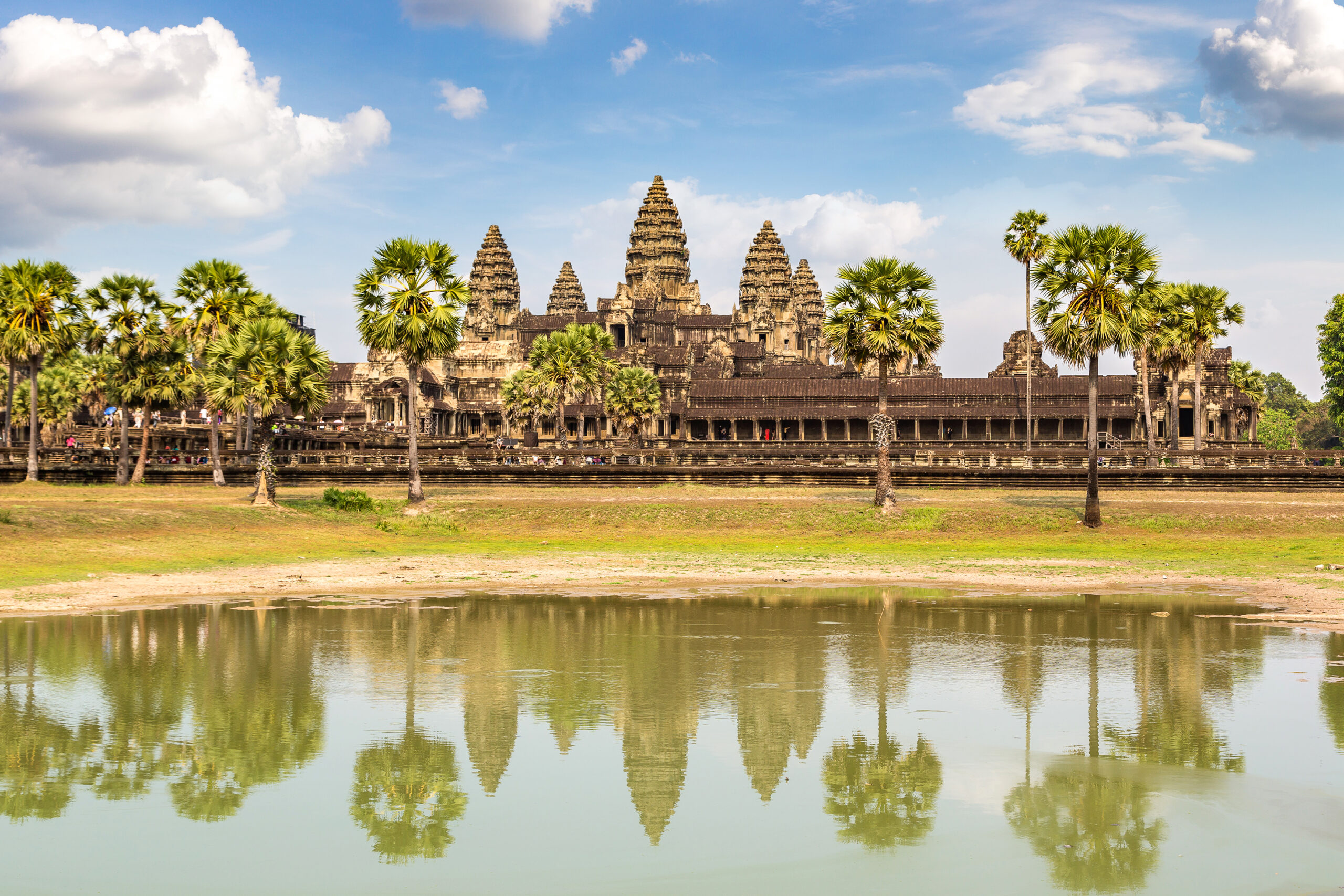 Entre ruínas e selvas ancestrais, o Angkor Wat revela a grandiosidade perdida do Camboja