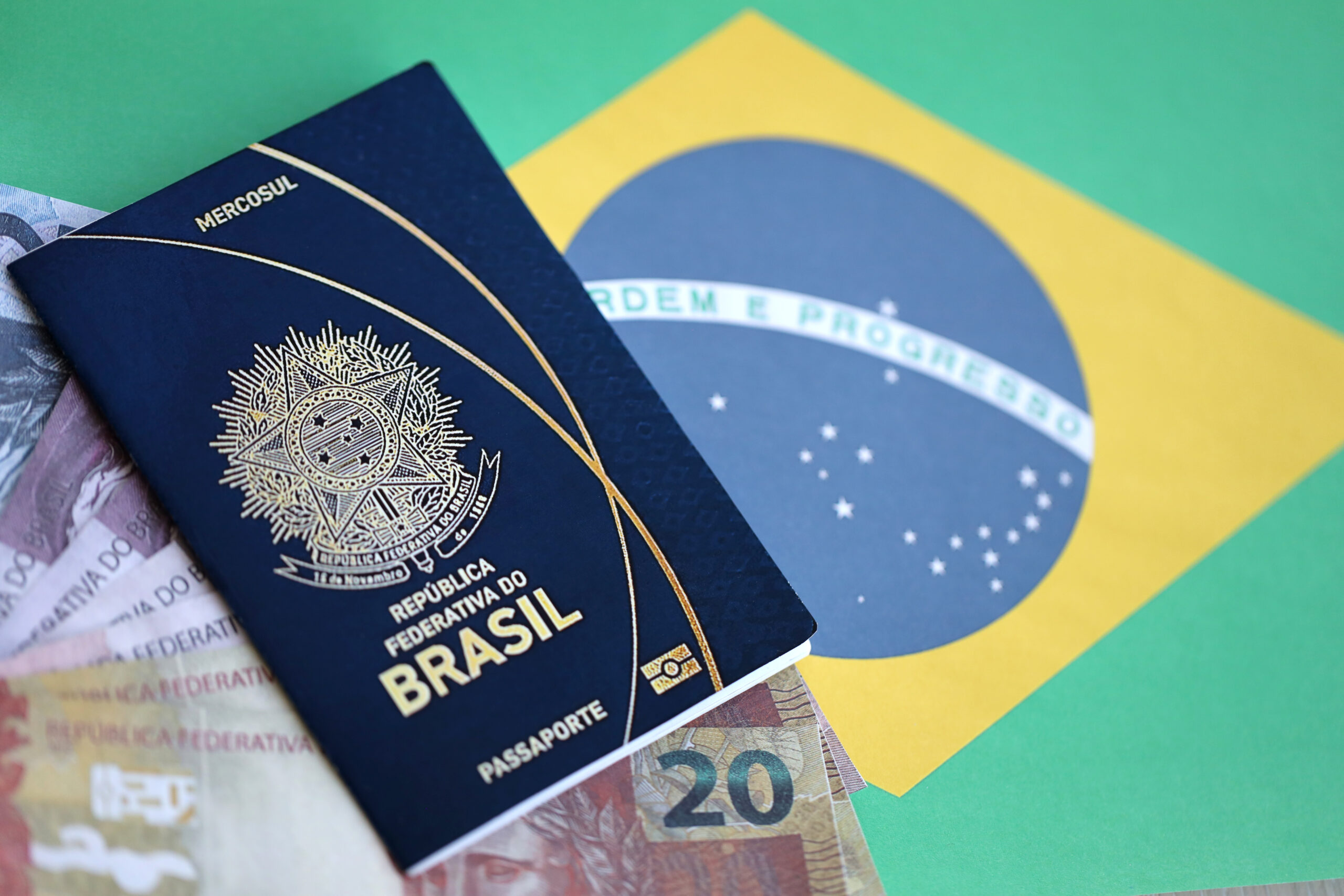 Brasil diminui pela metade preços de emissão de passaporte no exterior
