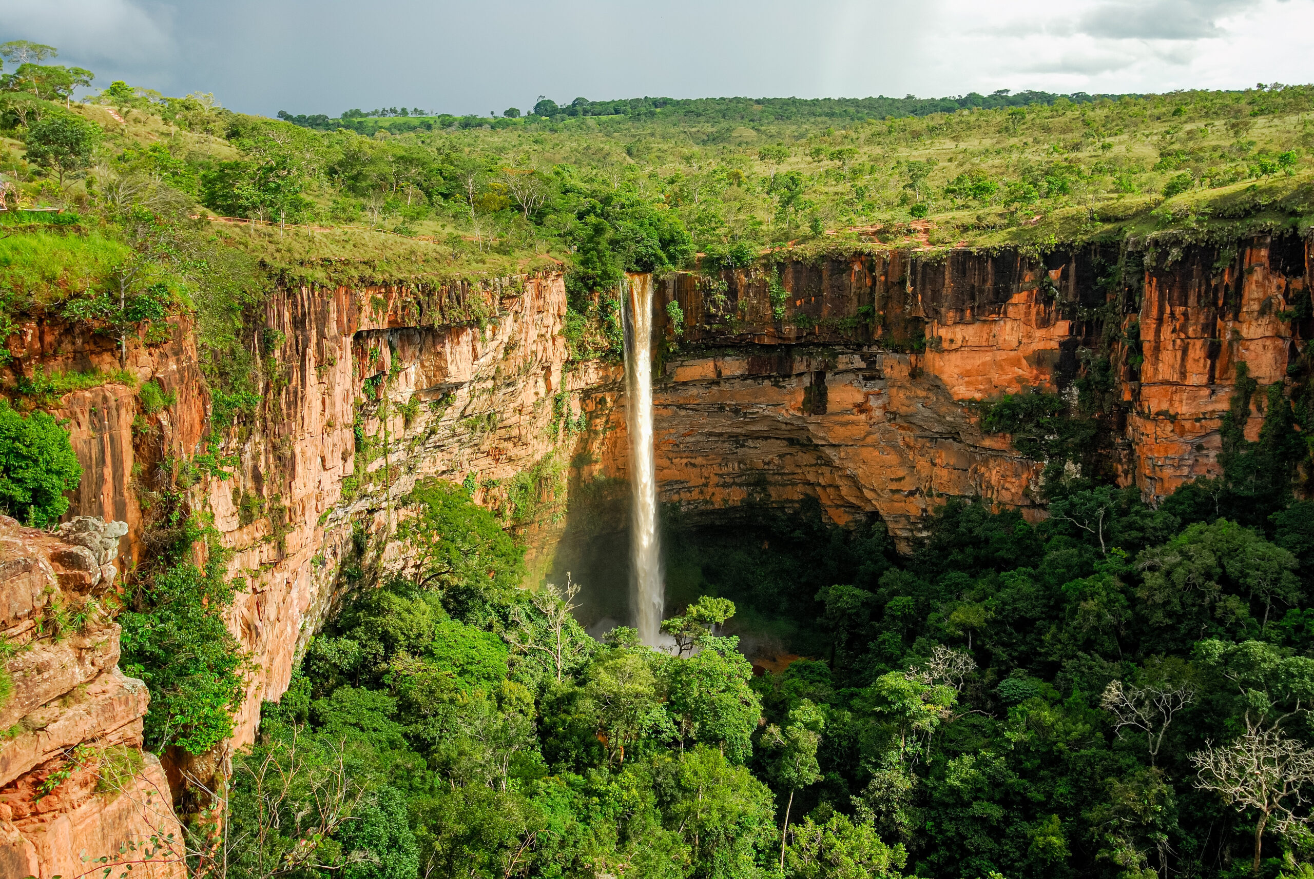 Chapada dos Guimarães e as paisagens monumentais do Cerrado